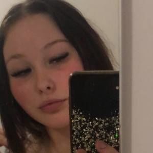 Meet your Posher, Lily